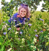 Tanja mit Blumen